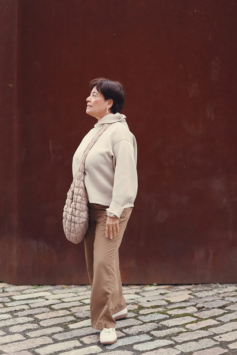 Mujer madura con expresión de esperanza